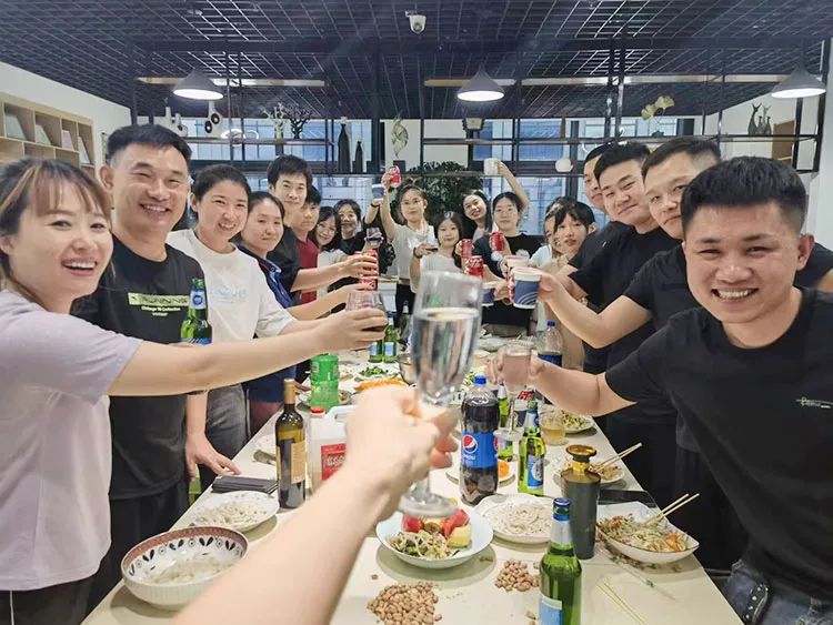滄州智博十八周年團(tuán)建活動(dòng)--風(fēng)華歲月，感恩同行